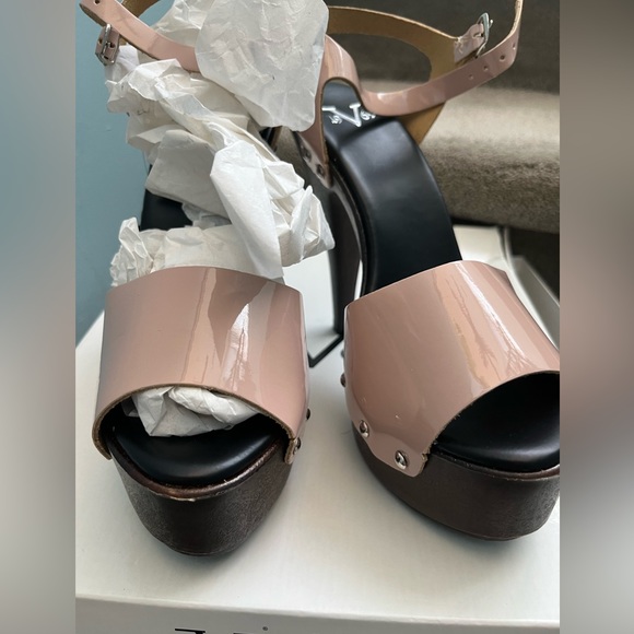 Versace 1969 Doralice Platform Sandals - Picture 3 of 14